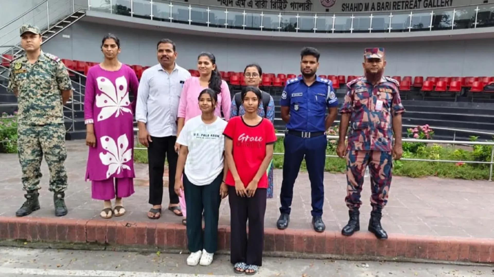 ভারতে ৩ বছর কারাভোগ শেষে দেশে ফিরলেন দুই তরুণী