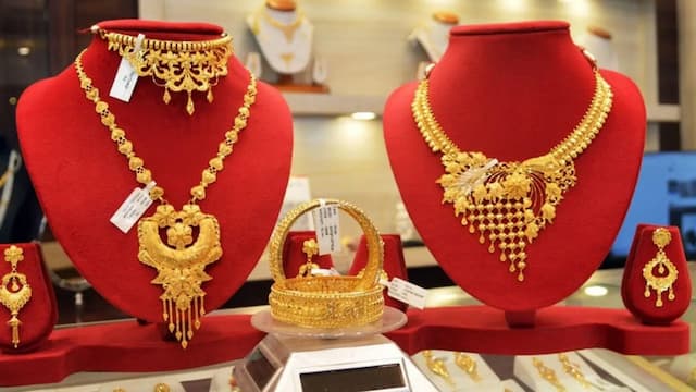 তিন দফা কমার পর বাড়লো সোনার দাম
