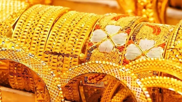দেশের বাজারে কমলো স্বর্ণের দাম, ভরি কত