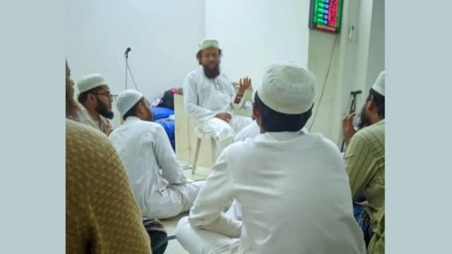 সিনেমার পর্দা ছেড়ে তাবলিগের মঞ্চে অভিনেতা ইলিয়াস কোবরা
