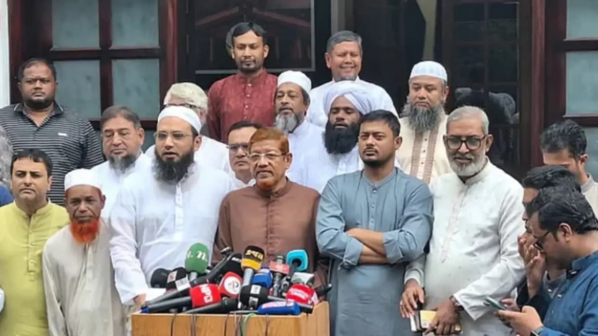 আ.লীগের সঙ্গে বিএনপির সমঝোতার অভিযোগ, নীরবতা নিয়ে প্রশ্ন হামিদুর রহমান আযাদের