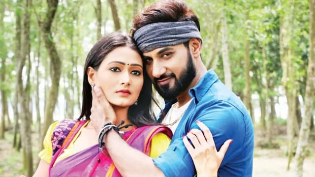 বিজয়ের মাসেই প্রেক্ষাগৃহে আসছে সজল-অধরার ‘ঋতুকামিনী’