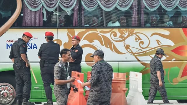 নিরাপত্তা ঝুঁকির মধ্যেই রোহিঙ্গাদের মিয়ানমারে ফেরত পাঠাচ্ছে মালয়েশিয়া