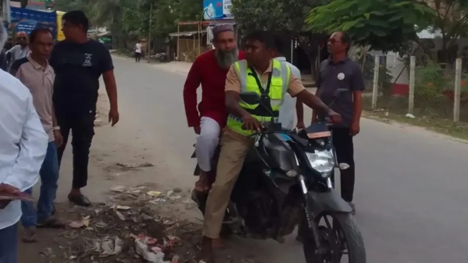 প্রধানমন্ত্রীর ‘বাংলা উচ্চারণ’ নিয়ে শ্রেণিকক্ষে মন্তব্য, স্কুলশিক্ষক আটক