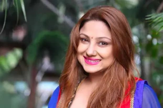 ২৫ বছরের ক্যারিয়ারে এবার নতুন পথে প্রিয়াঙ্কা