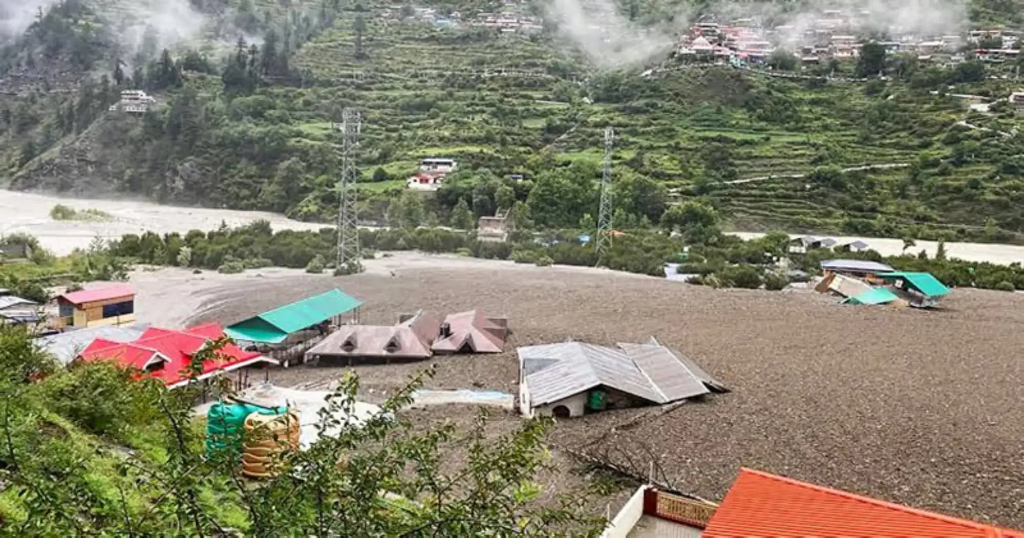 বন্যা ও ভূমিধসে বিপর্যস্ত ভারতের একাধিক রাজ্য